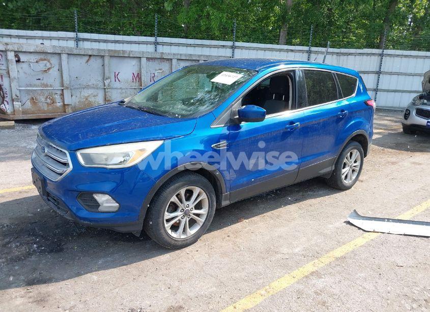 Photo 2 of 2017 Ford Escape SE (VIN 1FMCU0GD1HUB07438)