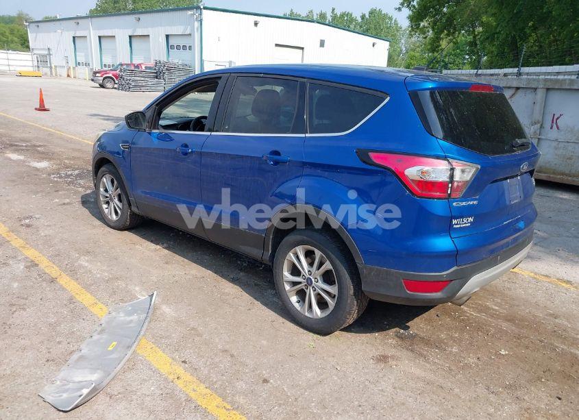 Photo 3 of 2017 Ford Escape SE (VIN 1FMCU0GD1HUB07438)