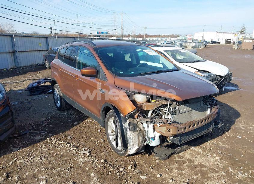 2017 Ford Escape SE (VIN 1FMCU0GD1HUB40469) main photo