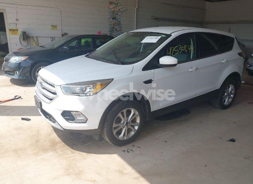 Photo 2 of 2017 Ford Escape SE (VIN 1FMCU0GD1HUB44215)