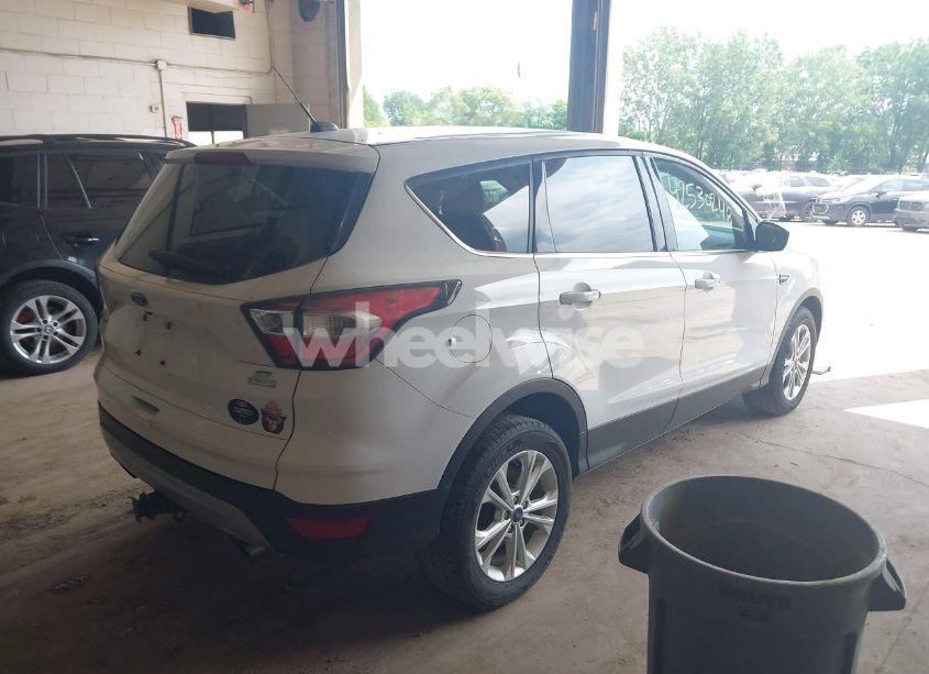 Photo 4 of 2017 Ford Escape SE (VIN 1FMCU0GD1HUB44215)