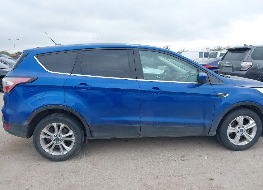 Photo 13 of 2017 Ford Escape SE (VIN 1FMCU0GD1HUC00797)