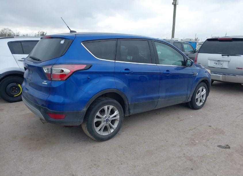 Photo 4 of 2017 Ford Escape SE (VIN 1FMCU0GD1HUC00797)