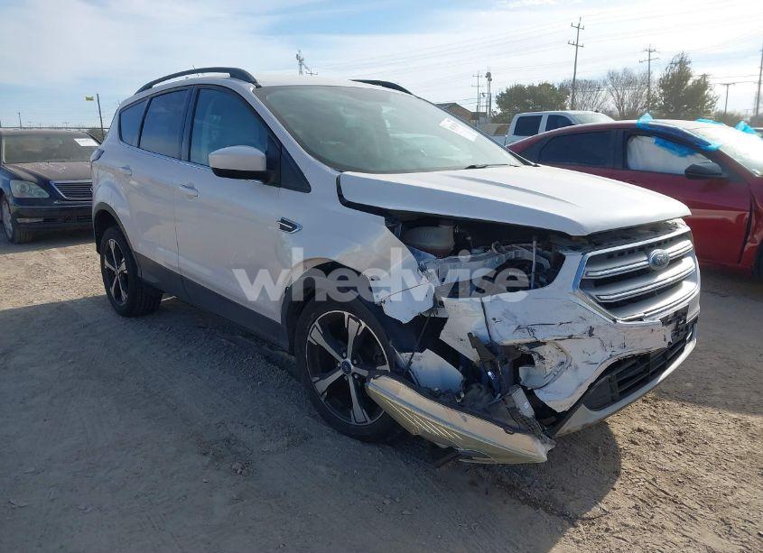 2017 Ford Escape SE (VIN 1FMCU0GD1HUC07345) main photo
