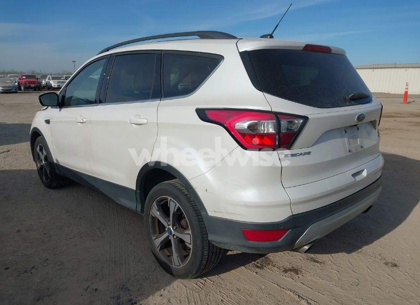 Photo 3 of 2017 Ford Escape SE (VIN 1FMCU0GD1HUC07345)