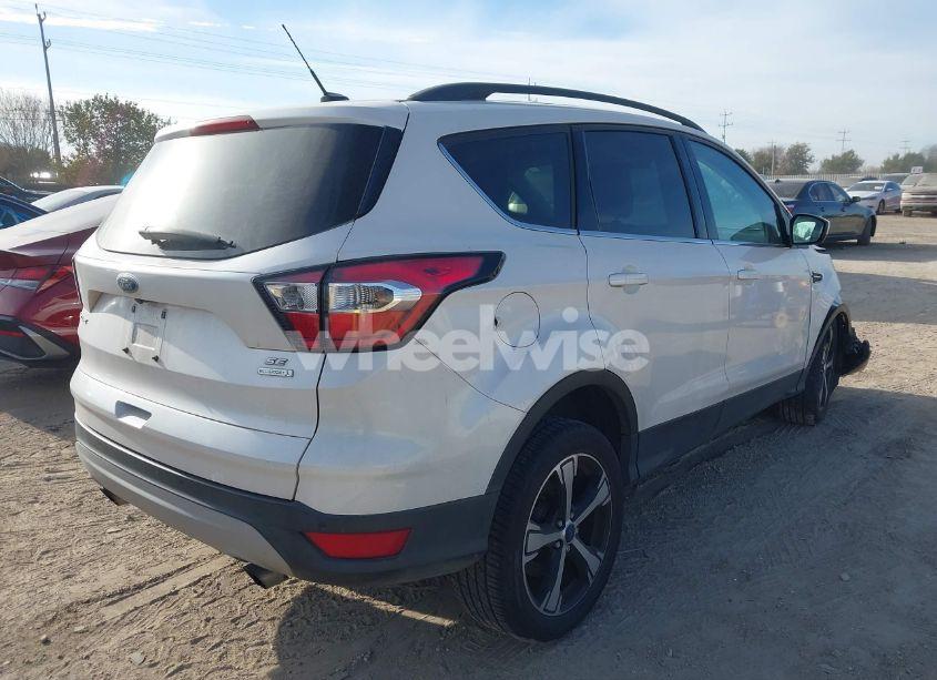 Photo 4 of 2017 Ford Escape SE (VIN 1FMCU0GD1HUC07345)