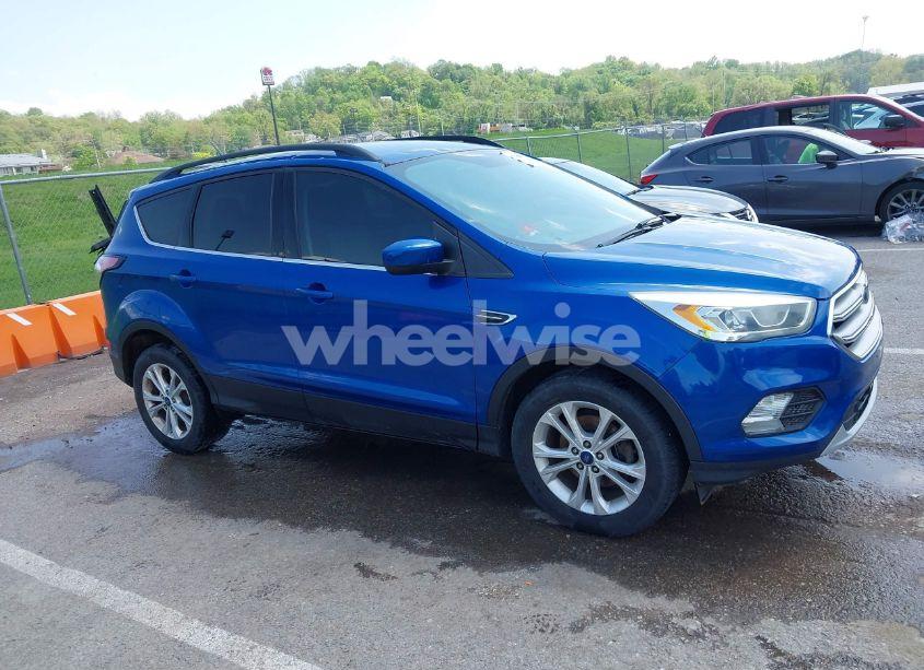 Photo 13 of 2017 Ford Escape SE (VIN 1FMCU0GD1HUC86600)