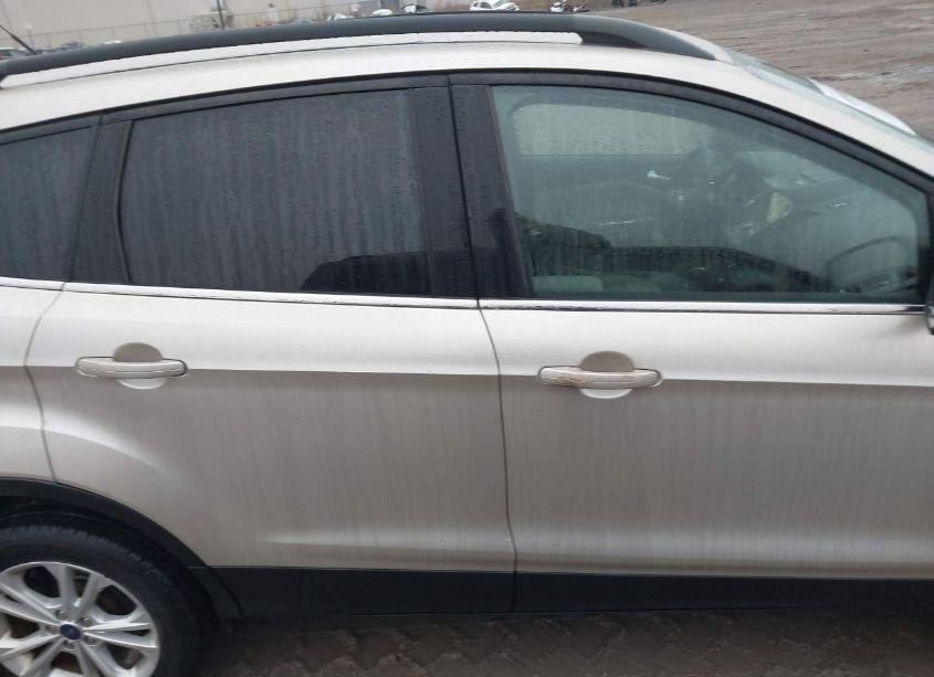 Photo 13 of 2017 Ford Escape SE (VIN 1FMCU0GD1HUC86922)