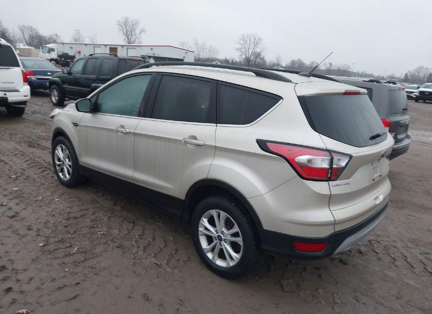 Photo 3 of 2017 Ford Escape SE (VIN 1FMCU0GD1HUC86922)