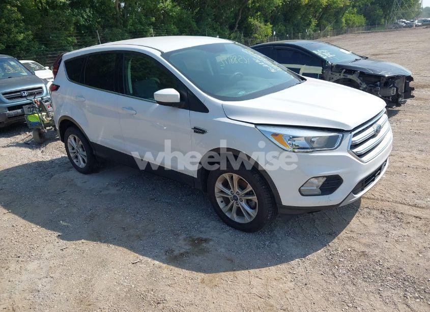 2017 Ford Escape SE (VIN 1FMCU0GD1HUE22370) main photo