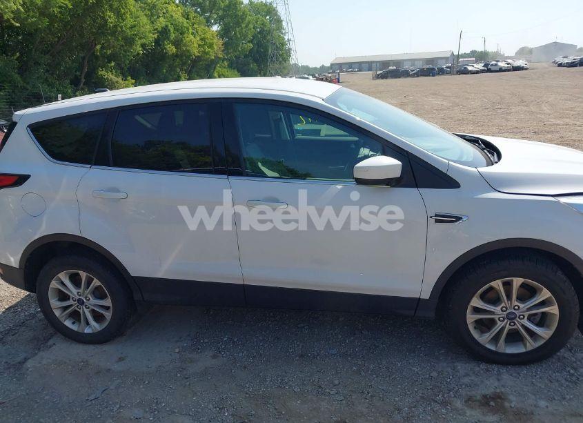 Photo 13 of 2017 Ford Escape SE (VIN 1FMCU0GD1HUE22370)