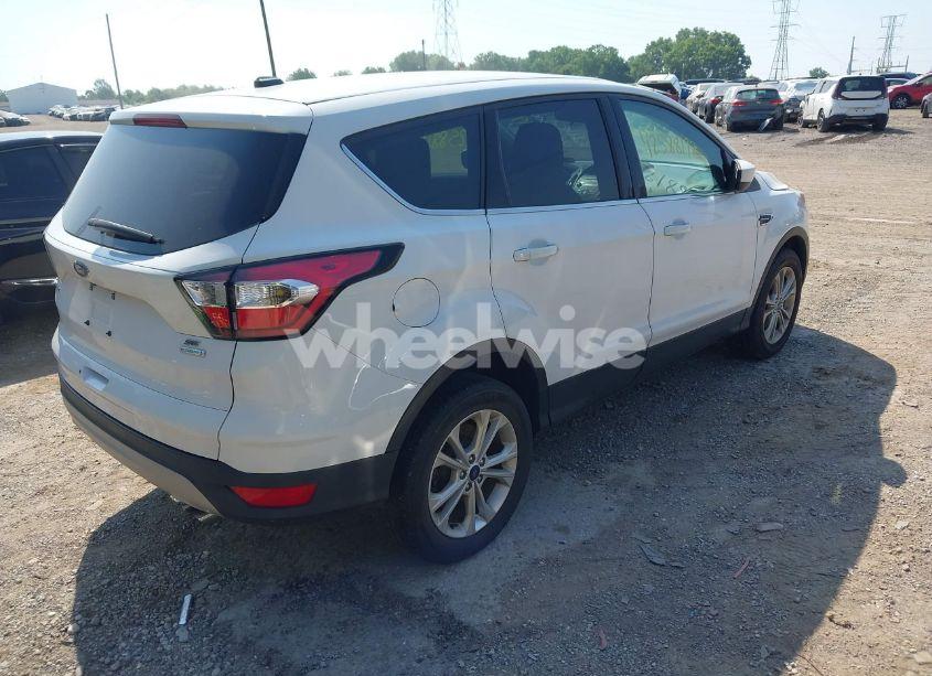 Photo 4 of 2017 Ford Escape SE (VIN 1FMCU0GD1HUE22370)
