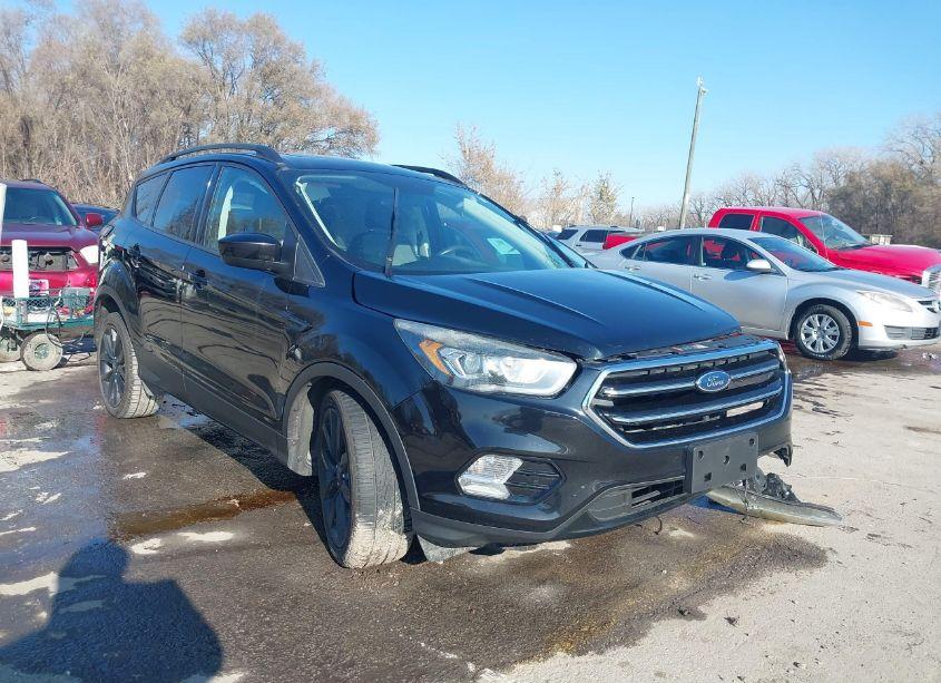 2017 Ford Escape SE (VIN 1FMCU0GD1HUE28198) main photo