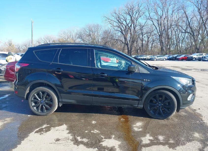 Photo 13 of 2017 Ford Escape SE (VIN 1FMCU0GD1HUE28198)