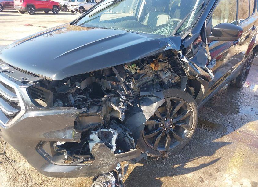 Photo 6 of 2017 Ford Escape SE (VIN 1FMCU0GD1HUE28198)