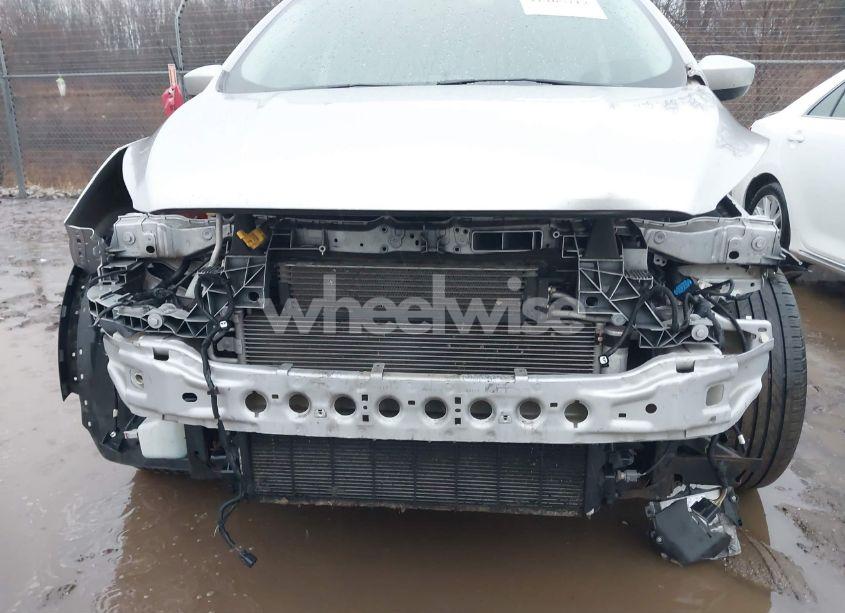 Photo 6 of 2017 Ford Escape SE (VIN 1FMCU0GD1HUE39735)