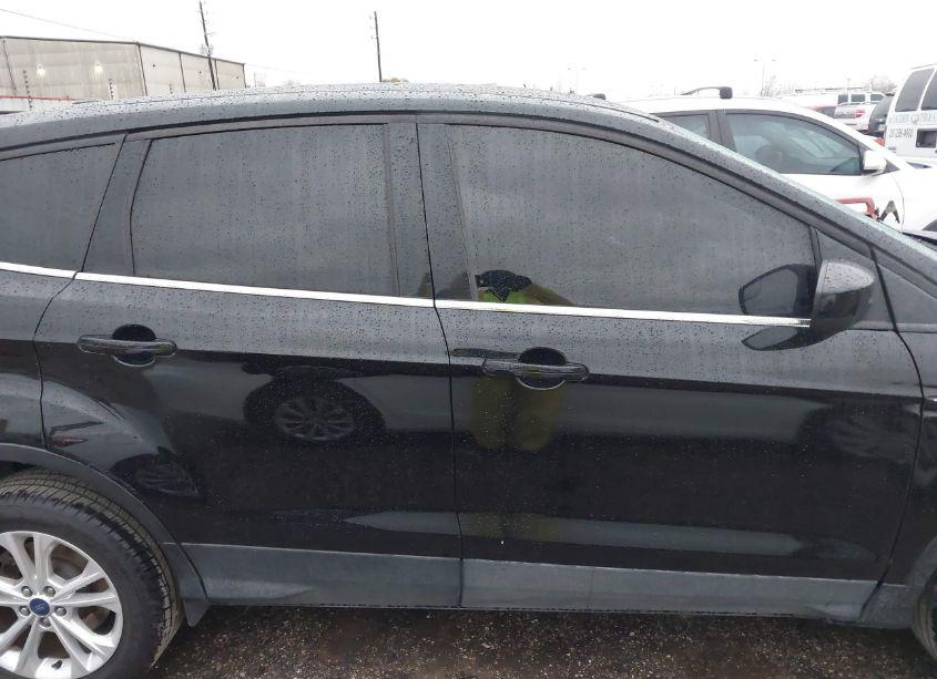 Photo 13 of 2017 Ford Escape SE (VIN 1FMCU0GD1HUE40139)