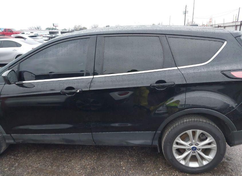 Photo 14 of 2017 Ford Escape SE (VIN 1FMCU0GD1HUE40139)