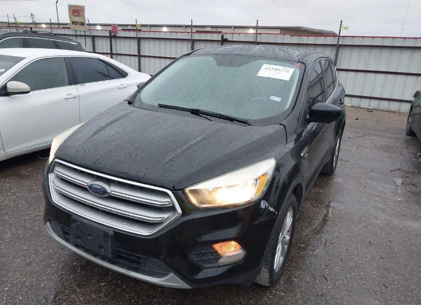 Photo 2 of 2017 Ford Escape SE (VIN 1FMCU0GD1HUE40139)