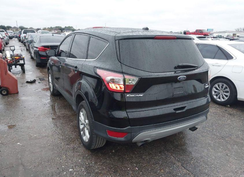 Photo 3 of 2017 Ford Escape SE (VIN 1FMCU0GD1HUE40139)