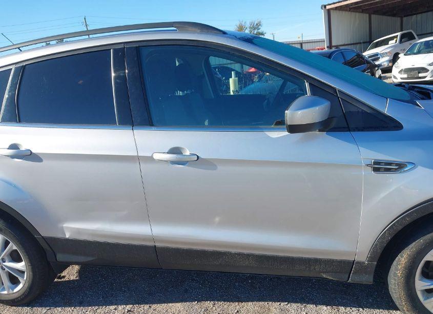Photo 13 of 2017 Ford Escape SE (VIN 1FMCU0GD1HUE45678)