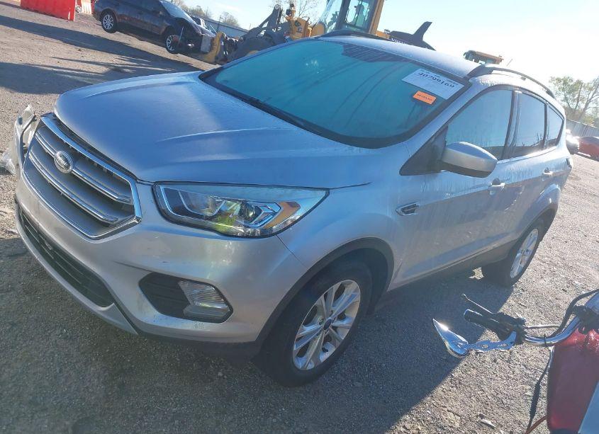 Photo 2 of 2017 Ford Escape SE (VIN 1FMCU0GD1HUE45678)