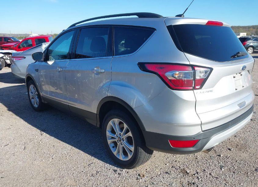 Photo 3 of 2017 Ford Escape SE (VIN 1FMCU0GD1HUE45678)