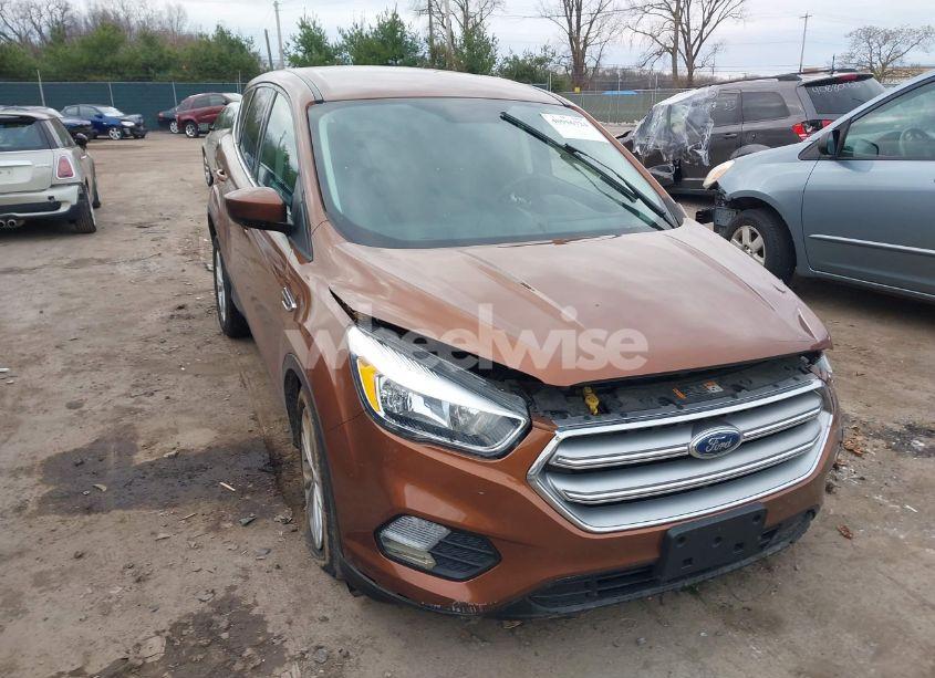 2017 Ford Escape SE (VIN 1FMCU0GD1HUE66661) main photo