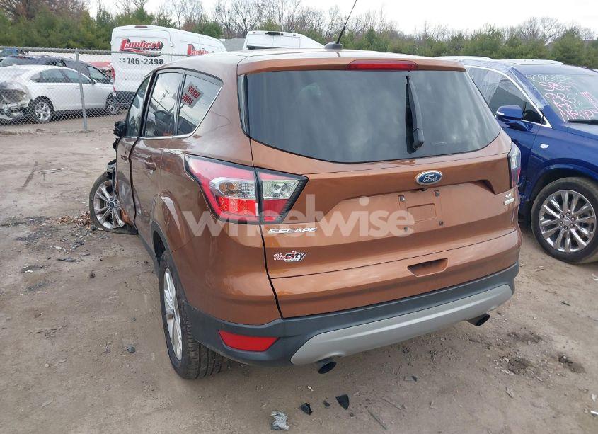 Photo 3 of 2017 Ford Escape SE (VIN 1FMCU0GD1HUE66661)