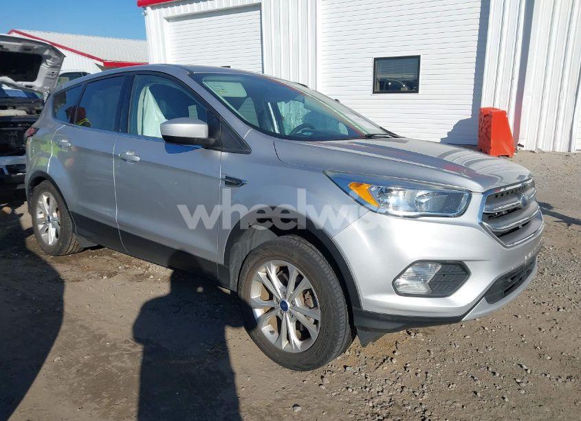 2017 Ford Escape SE (VIN 1FMCU0GD1HUF05782) main photo