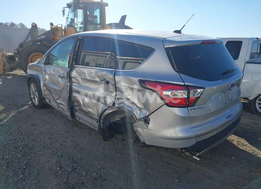 Photo 3 of 2017 Ford Escape SE (VIN 1FMCU0GD1HUF05782)