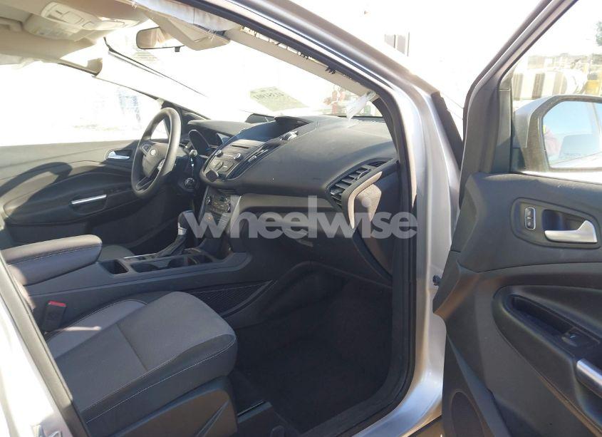 Photo 5 of 2017 Ford Escape SE (VIN 1FMCU0GD1HUF05782)