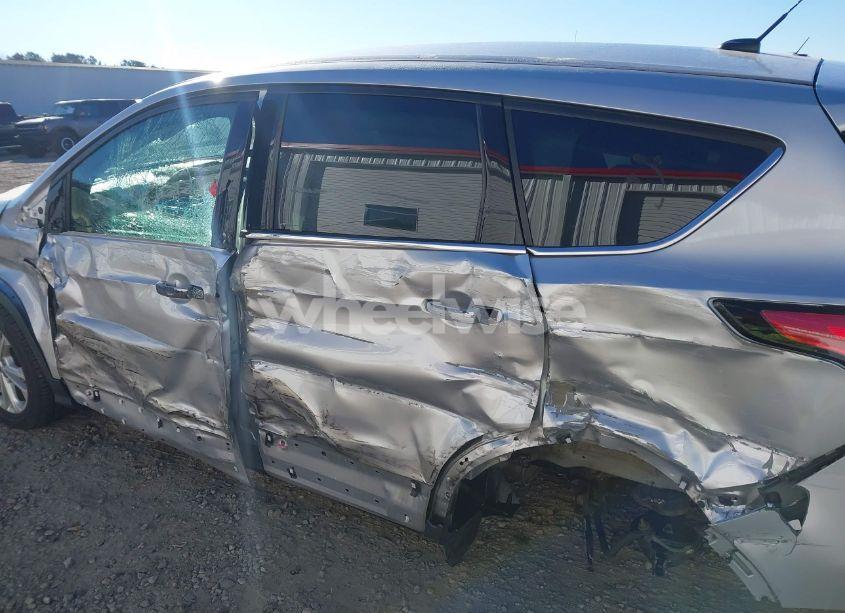 Photo 6 of 2017 Ford Escape SE (VIN 1FMCU0GD1HUF05782)