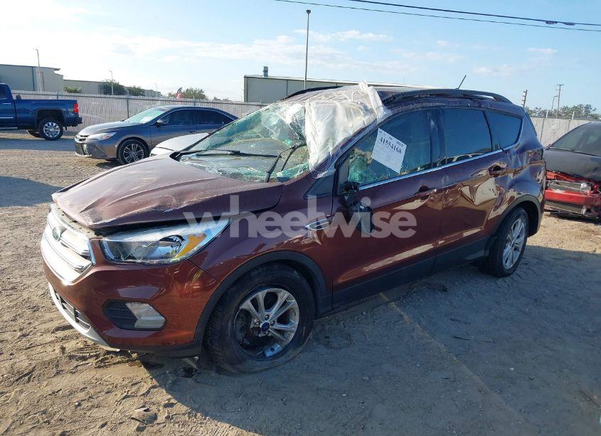 Photo 2 of 2018 Ford Escape SE (VIN 1FMCU0GD1JUB04786)