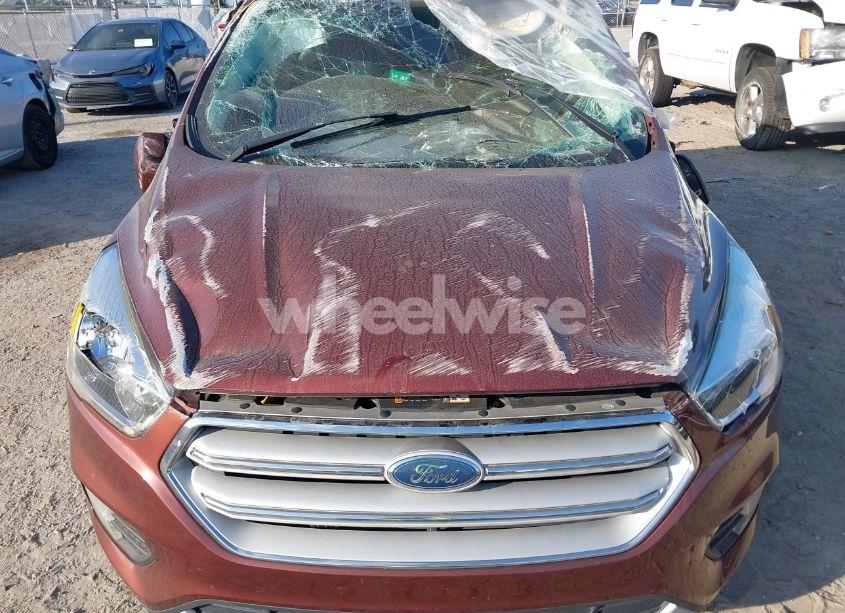 Photo 6 of 2018 Ford Escape SE (VIN 1FMCU0GD1JUB04786)