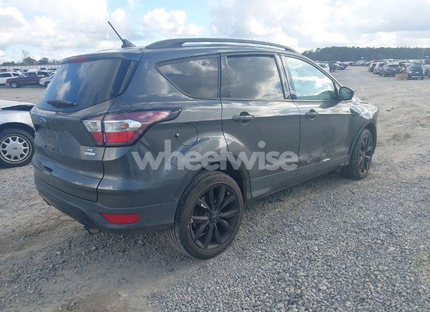 Photo 4 of 2018 Ford Escape SE (VIN 1FMCU0GD1JUB35455)