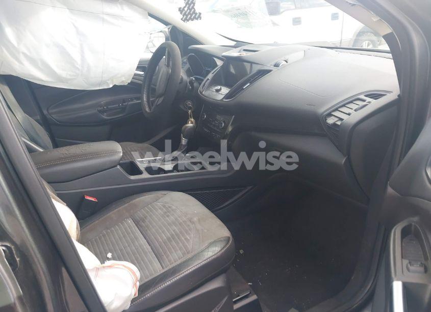 Photo 5 of 2018 Ford Escape SE (VIN 1FMCU0GD1JUB35455)