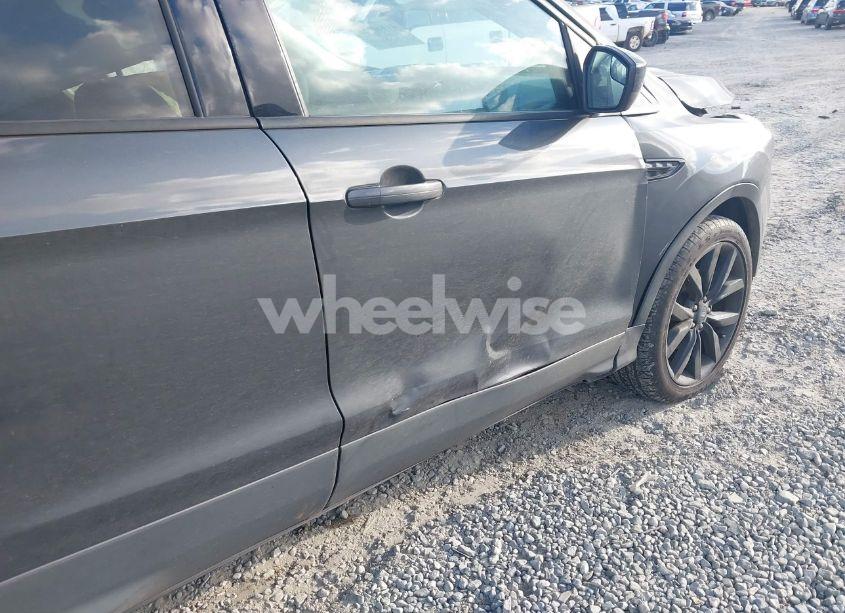 Photo 6 of 2018 Ford Escape SE (VIN 1FMCU0GD1JUB35455)