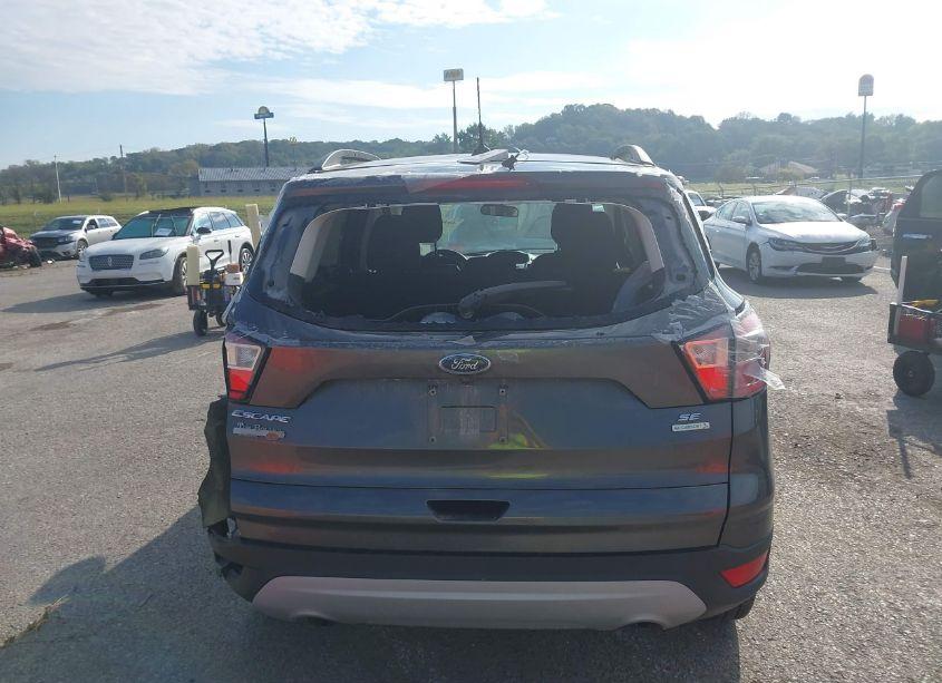 Photo 16 of 2018 Ford Escape SE (VIN 1FMCU0GD1JUB43037)