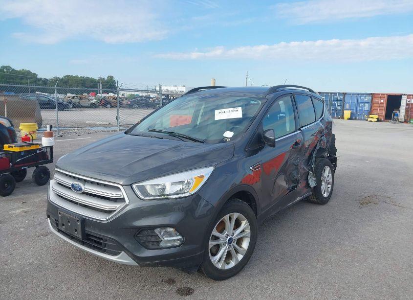 Photo 2 of 2018 Ford Escape SE (VIN 1FMCU0GD1JUB43037)