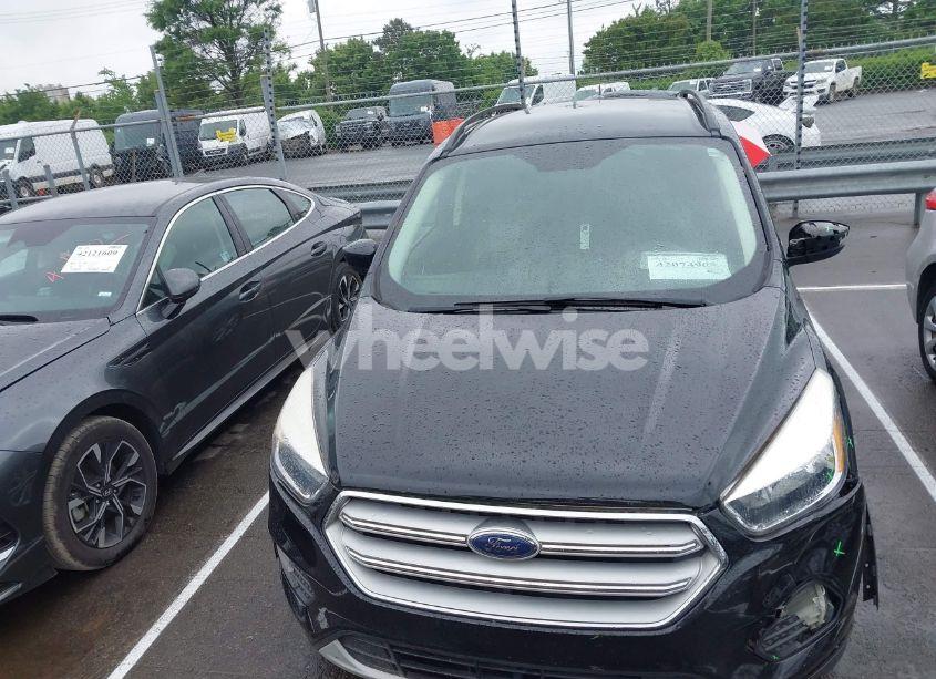 Photo 12 of 2018 Ford Escape SE (VIN 1FMCU0GD1JUB62025)