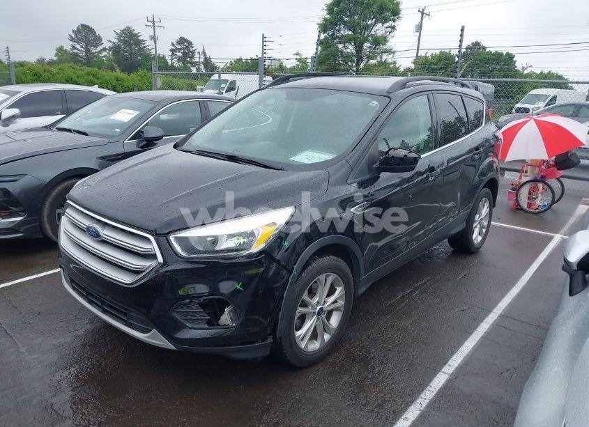 Photo 2 of 2018 Ford Escape SE (VIN 1FMCU0GD1JUB62025)