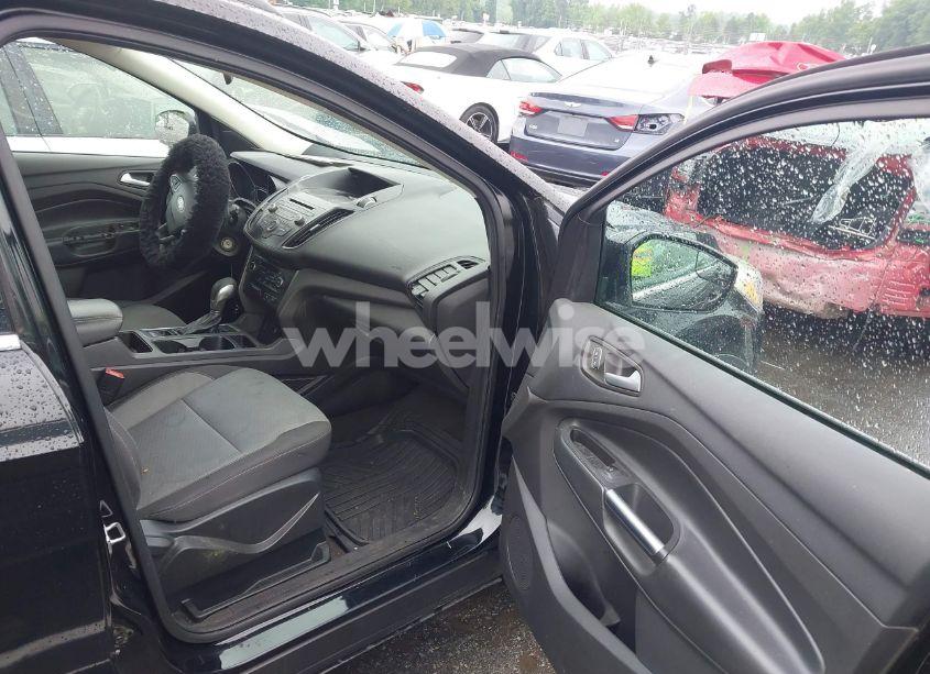 Photo 5 of 2018 Ford Escape SE (VIN 1FMCU0GD1JUB62025)