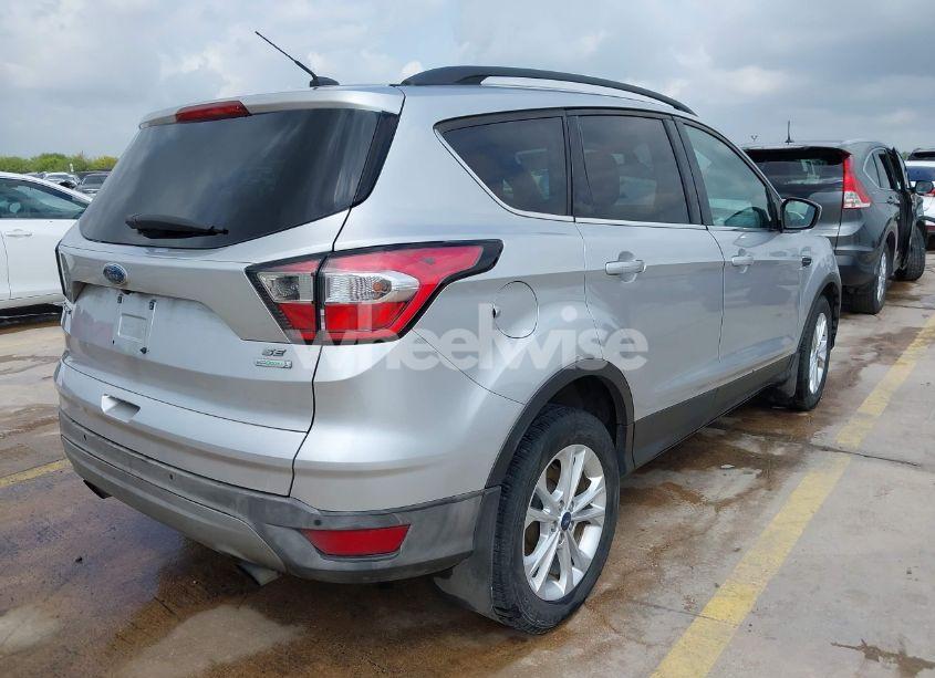 Photo 4 of 2018 Ford Escape SE (VIN 1FMCU0GD1JUB85448)