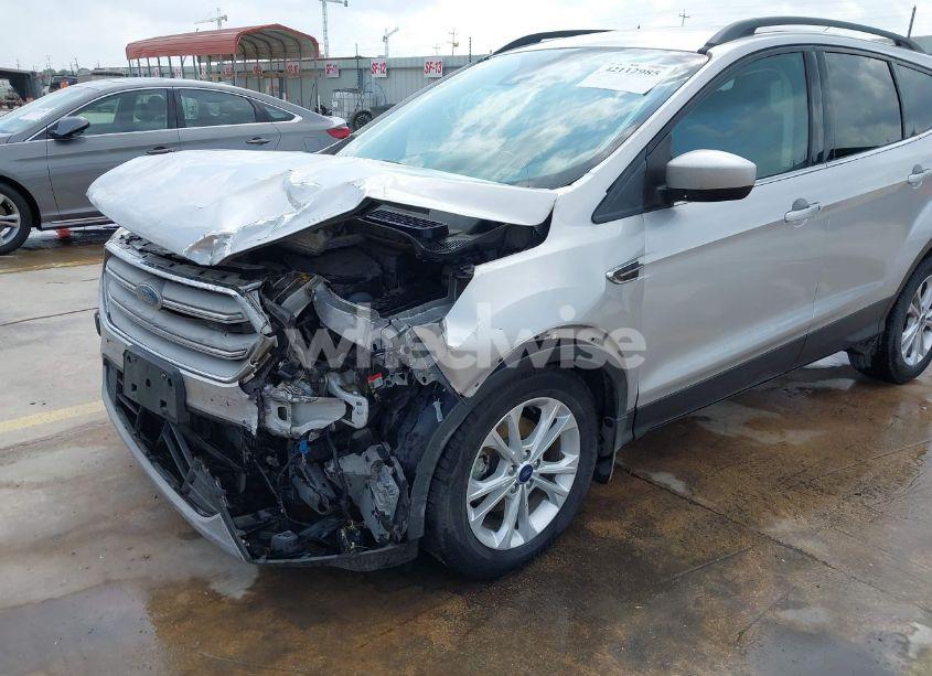 Photo 6 of 2018 Ford Escape SE (VIN 1FMCU0GD1JUB85448)