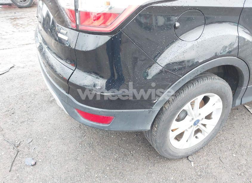 Photo 17 of 2018 Ford Escape SE (VIN 1FMCU0GD1JUB95087)