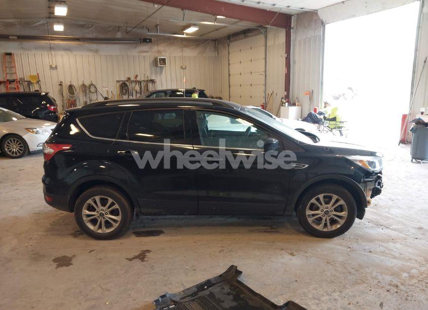 Photo 14 of 2018 Ford Escape SE (VIN 1FMCU0GD1JUC32428)
