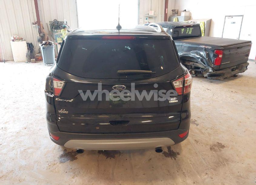 Photo 17 of 2018 Ford Escape SE (VIN 1FMCU0GD1JUC32428)