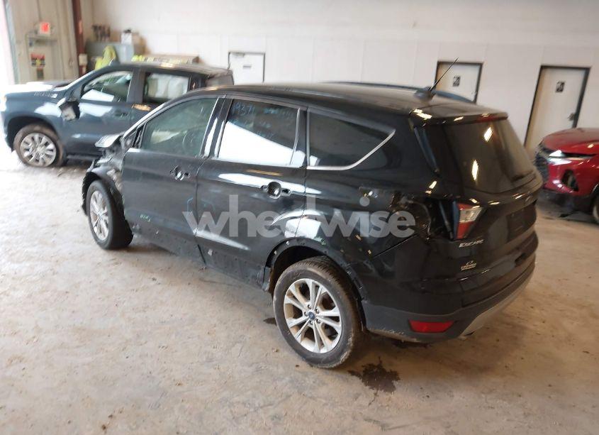 Photo 3 of 2018 Ford Escape SE (VIN 1FMCU0GD1JUC32428)