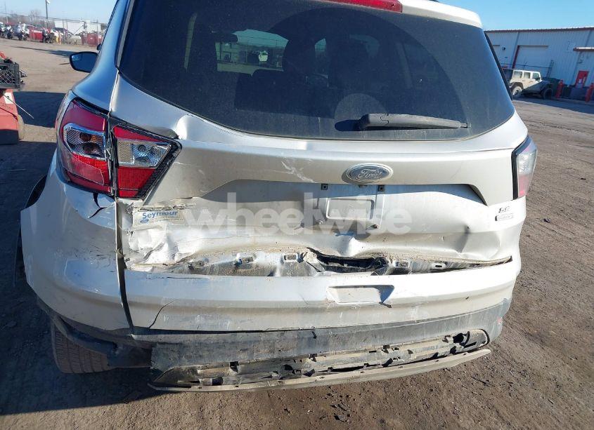 Photo 6 of 2018 Ford Escape SE (VIN 1FMCU0GD1JUC46796)